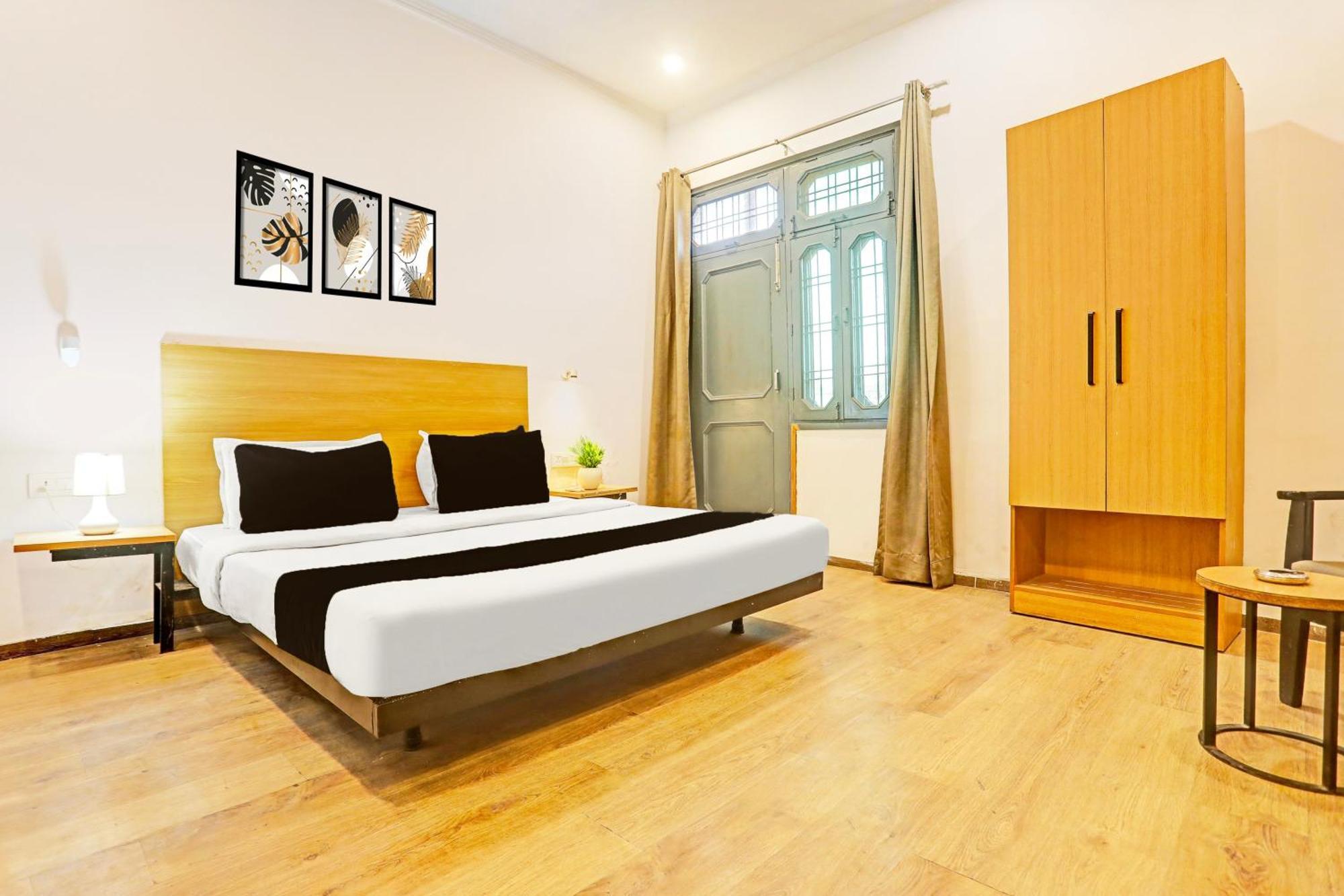 Super Townhouse Vijay Khand Gomti Nagar Lucknow Exterior photo