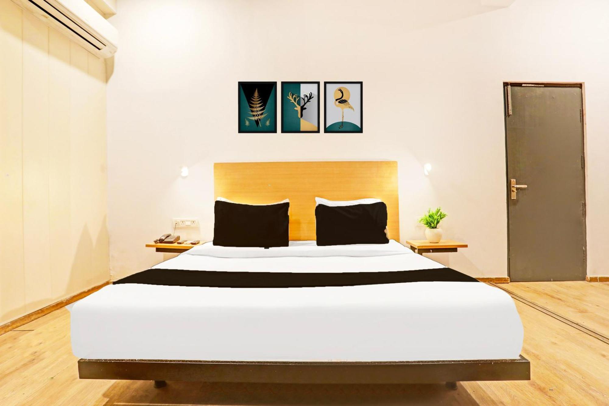 Super Townhouse Vijay Khand Gomti Nagar Lucknow Exterior photo