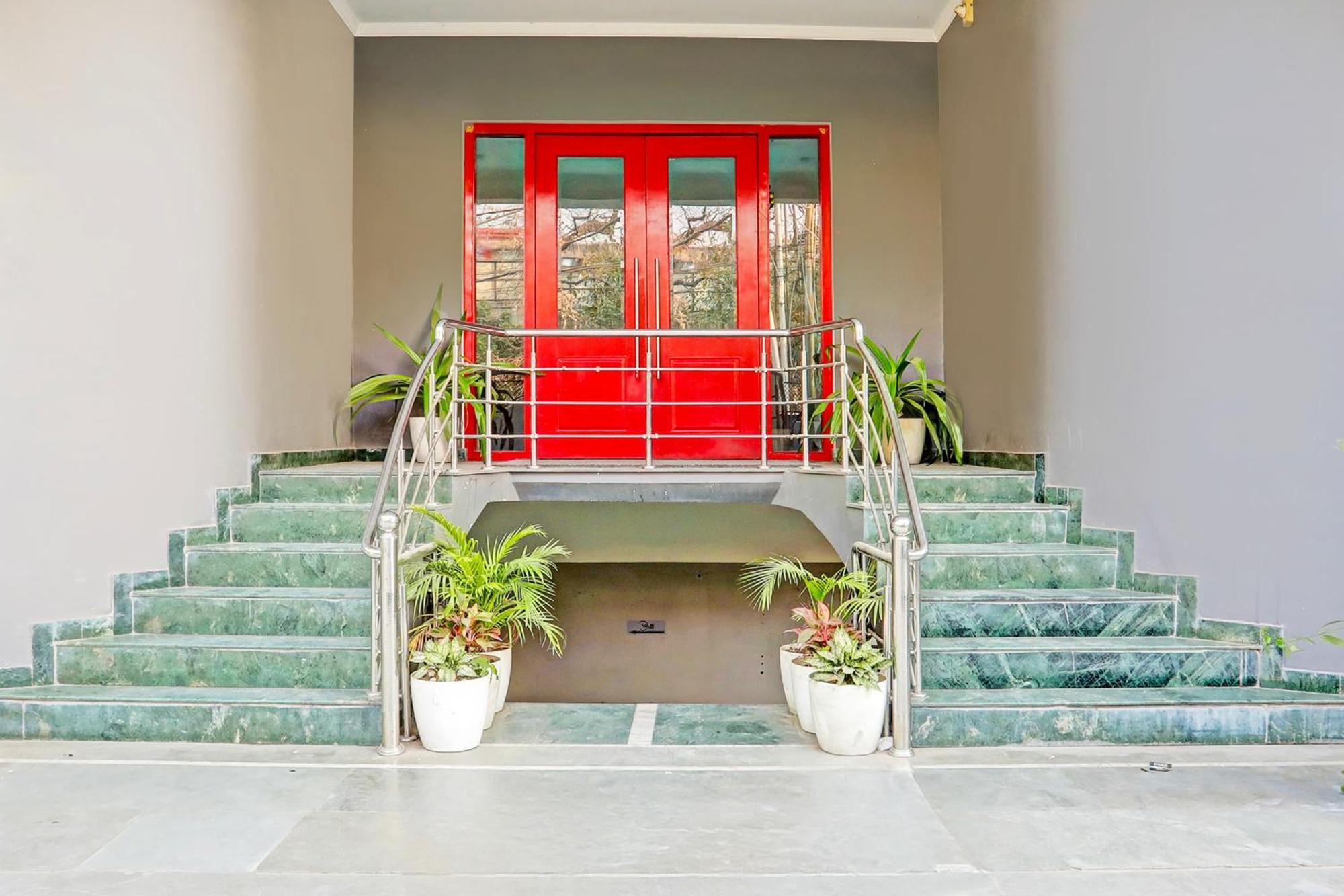 Super Townhouse Vijay Khand Gomti Nagar Lucknow Exterior photo