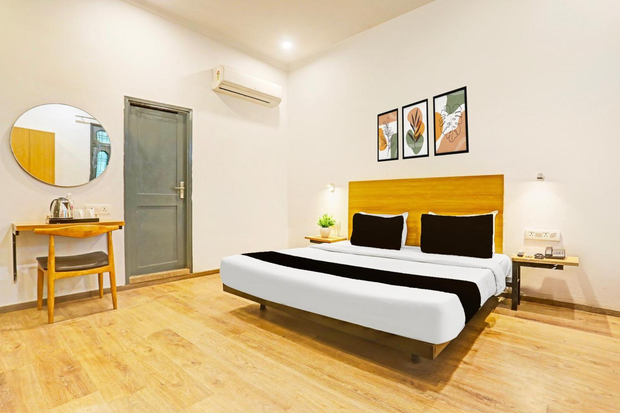 Super Townhouse Vijay Khand Gomti Nagar Lucknow Exterior photo