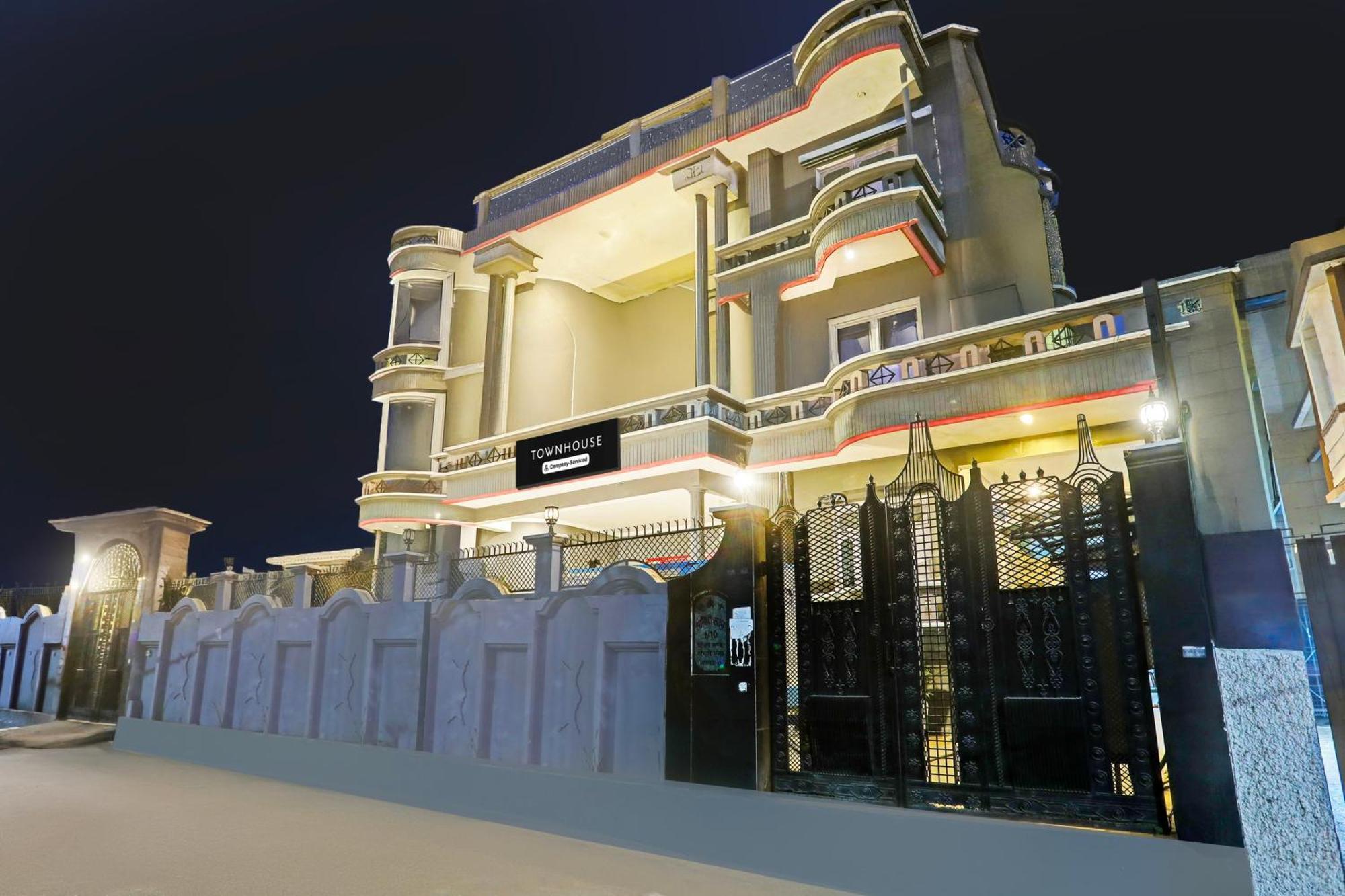Super Townhouse Vijay Khand Gomti Nagar Lucknow Exterior photo