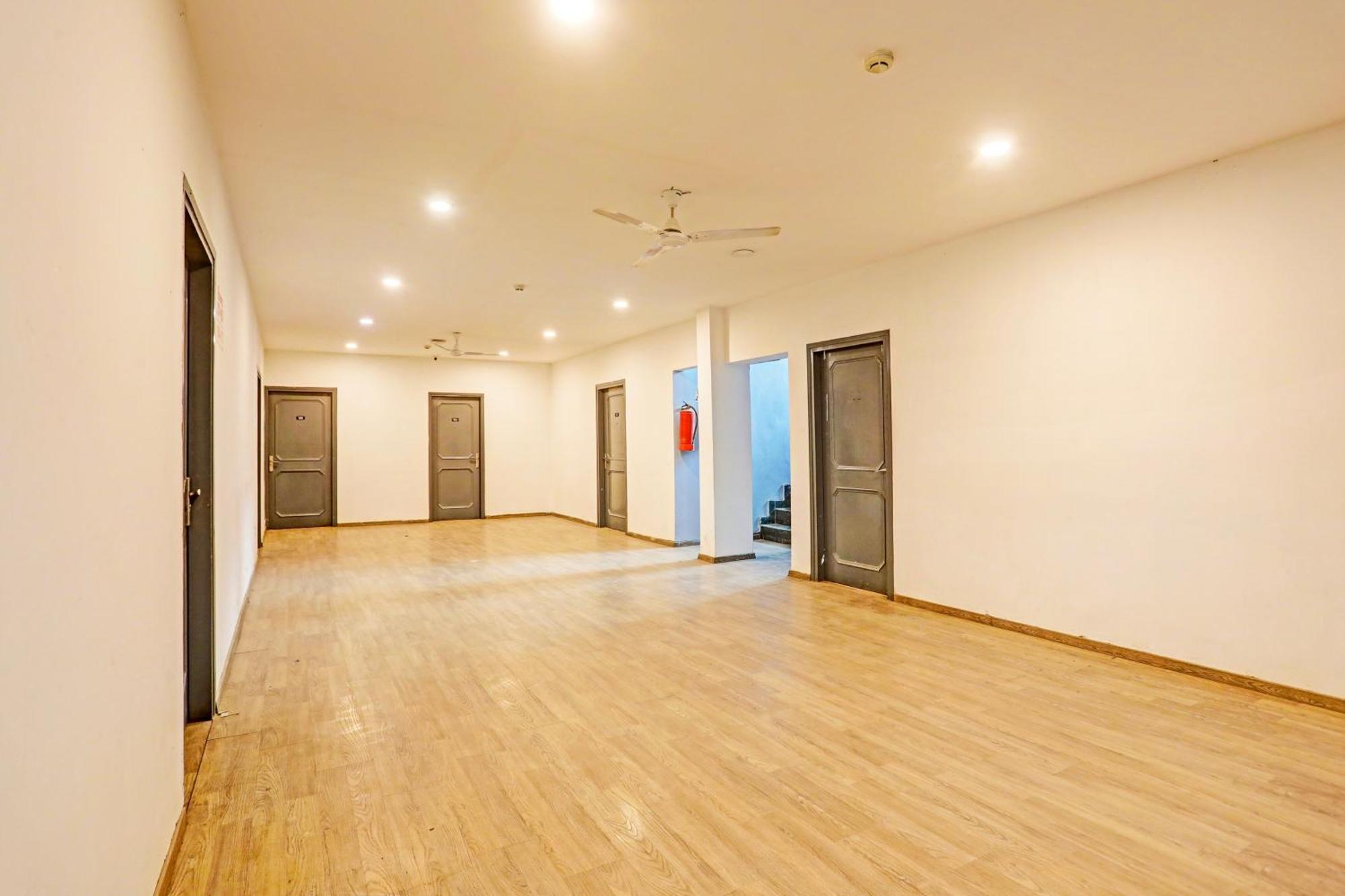 Super Townhouse Vijay Khand Gomti Nagar Lucknow Exterior photo
